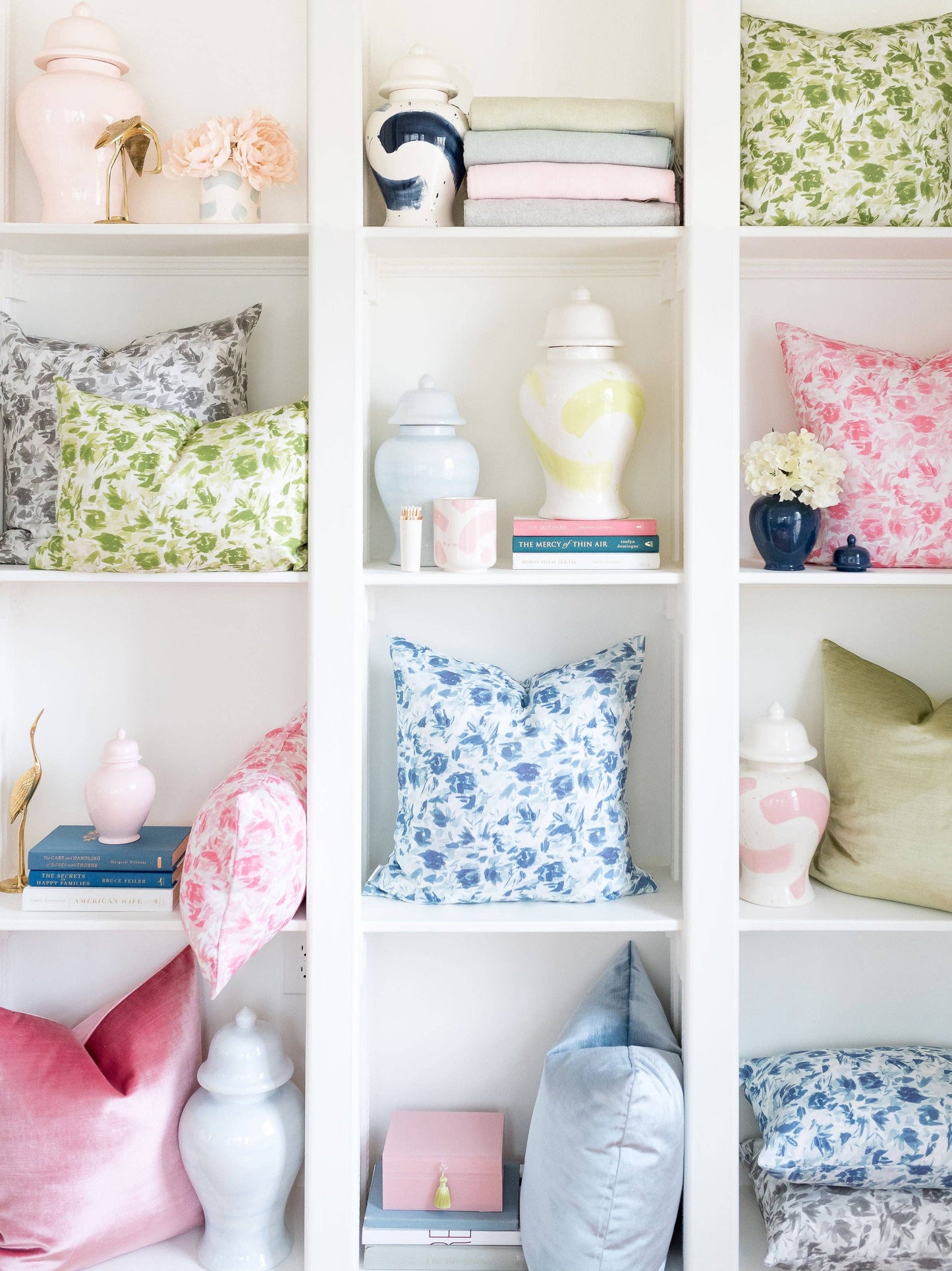 Hydrangea Light Blue Ginger Jar | Medium